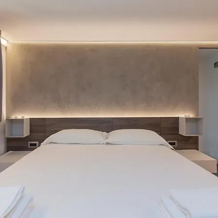 I Host Flat - Adriano 51 Apartment