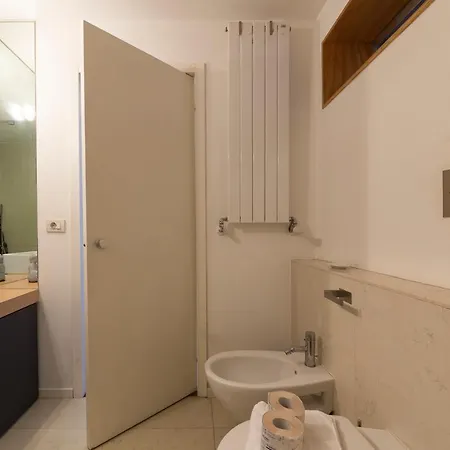 I Host Flat - Adriano 51 *